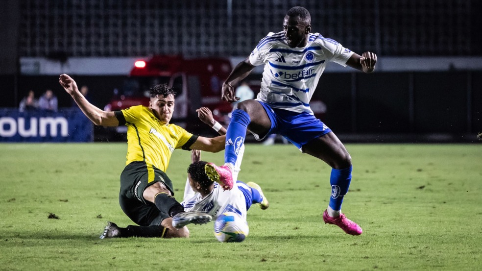 Vitória Cup: Cruzeiro x Defensa y Justicia. Kleber Andrade