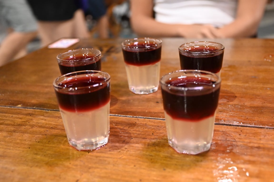 Forrozinho drink servido em bar em Cariacica