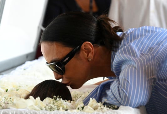 A cantora Ivete Sangalo no velório da cantora Preta Gil (Foto: Alexandre Brum/ Enquadrar/ Estadão Conteúdo)