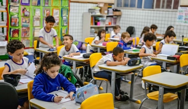 Escola de Vitória troca sirene por sinal musical para acolher alunos com autismo