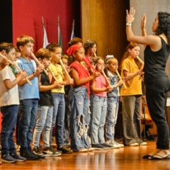 Fafi abre vagas para oficinas gratuitas de teatro, música e dança