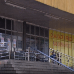 Homem furta garrafa de uísque em supermercado