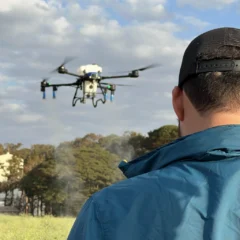 Profissão de piloto de drone avança no agro e salários podem ultrapassar R$ 10 mil