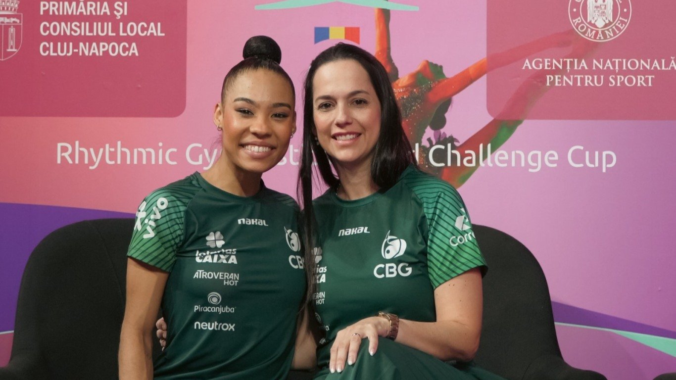Geovanna Santos e Gizela Batista na etapa de Cluj-Napoca da Copa do Mundo de Ginástica Rítmica