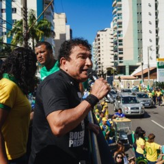 Magno Malta discursa em ato de Vila Velha (foto: Ascom/Magno Malta)