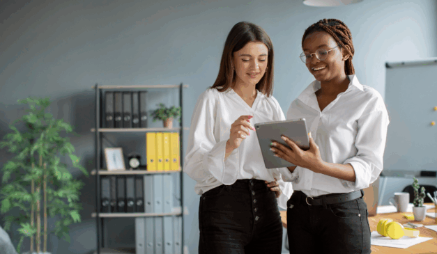 No Brasil, a proposta é fortalecer o empreendedorismo feminino. Foto: Freepik