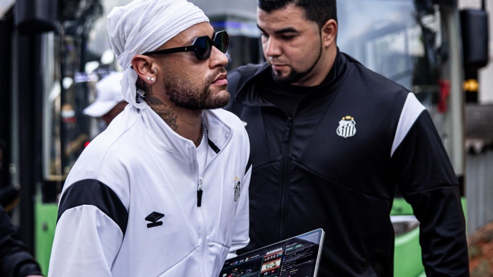 Neymar desembarca no aeroporto de Vitória. 09/07/2025 Neymar desembarca no aeroporto de Vitória. 09/07/2025