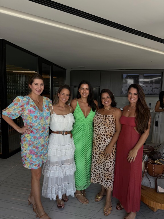 Aniversário em formato de 'brunch', com voz e violão na Ilha do Frade