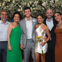 Com o pai, Rafael Moyses, Danielle e a mãe, Roberta Castello com Ícaro Gomes