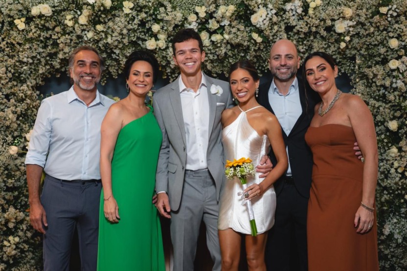 Com o pai, Rafael Moyses, Danielle e a mãe, Roberta Castello com Ícaro Gomes