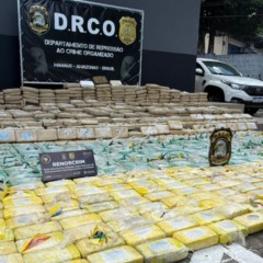 Polícia do Amazonas apreende 1,5 toneladas de drogas no Rio Solimões