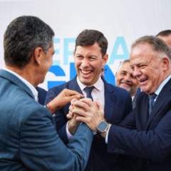 Ricardo, Arnaldinho e Casagrande nas comemorações do aniversário de Vila Velha (foto: Adessandro Reis/PMVV - 23/05/2025)