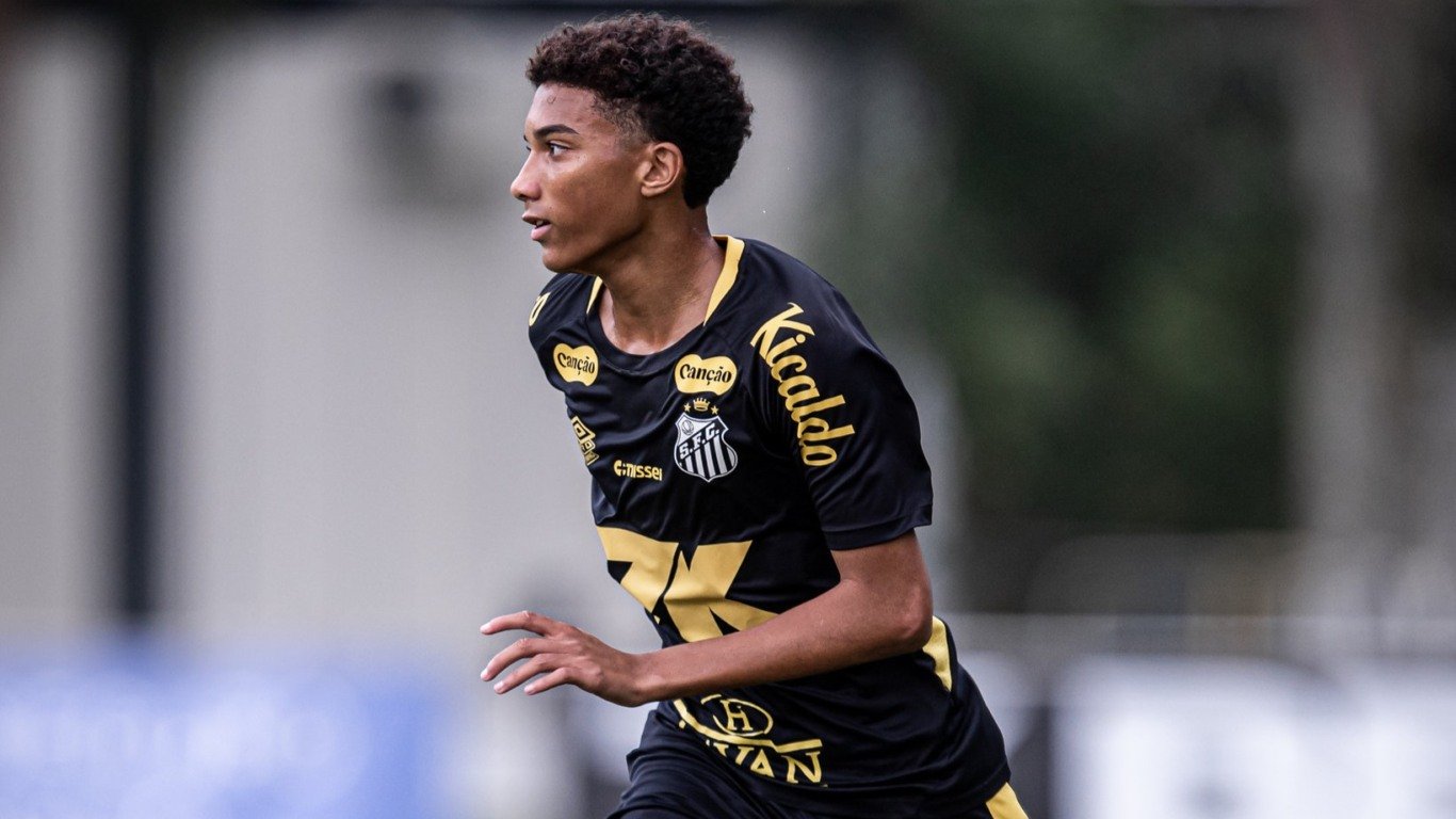 Robinho Jr. no treino do Santos