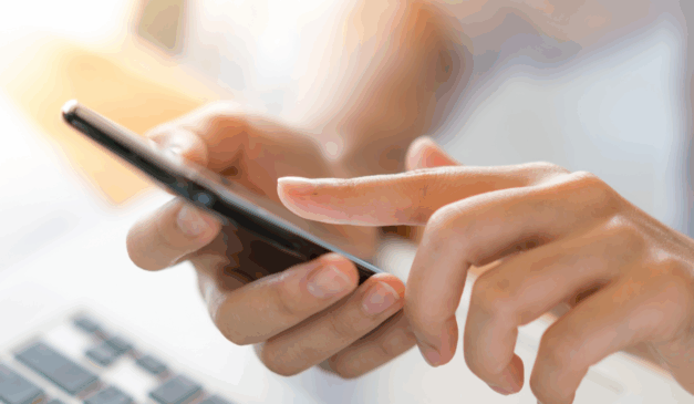 É possível bloquear os números que realizam telefonemas indesejados pelo próprio celular. Foto: Freepik