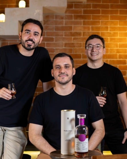 Empresários lançam ‘whisky capixaba’ produzido em barril de vinho e miram mercado nacional