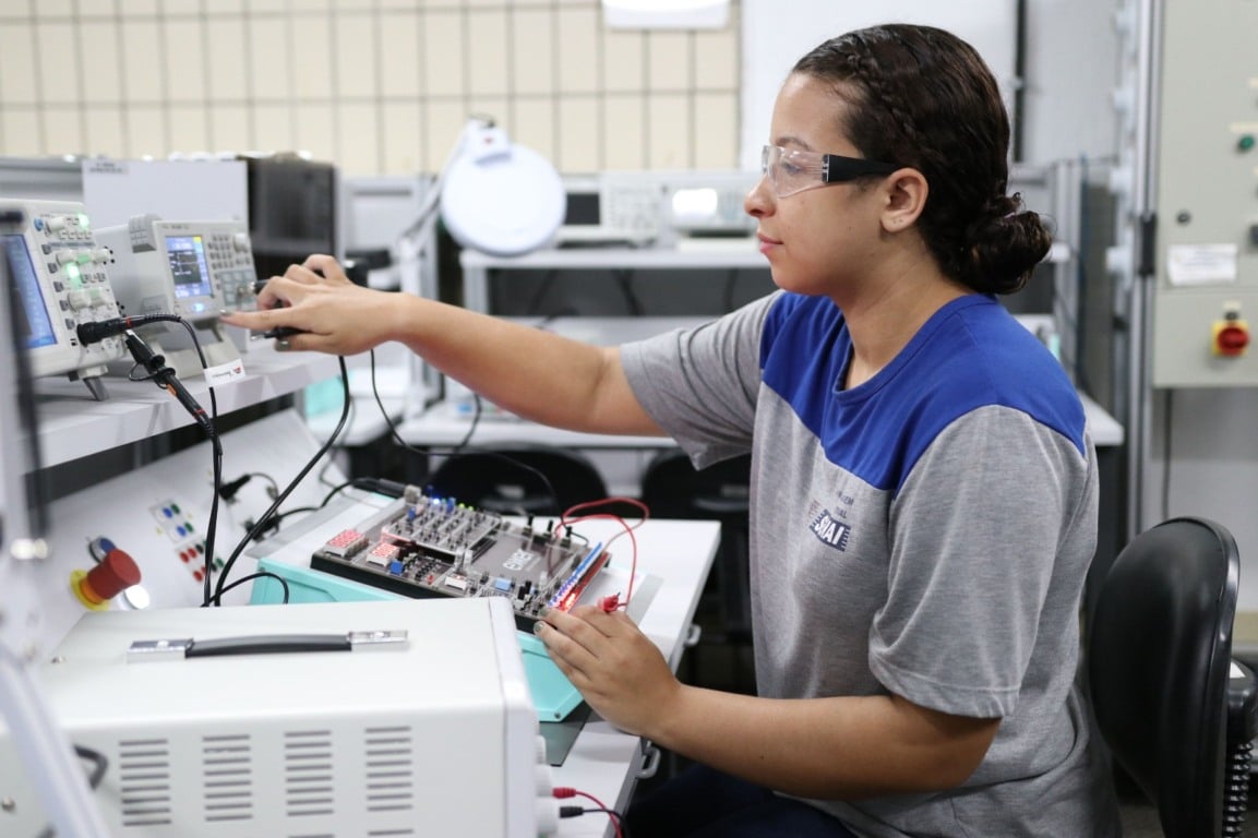 "Capacitação gratuita do Senai prepara profissionais para os desafios da Indústria 4.0 no Espírito Santo/Foto: Divulgação Senai