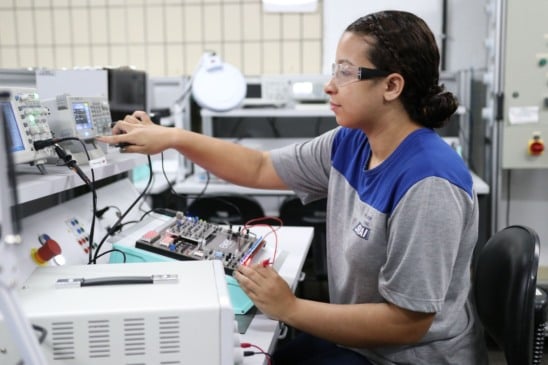 "Capacitação gratuita do Senai prepara profissionais para os desafios da Indústria 4.0 no Espírito Santo/Foto: Divulgação Senai