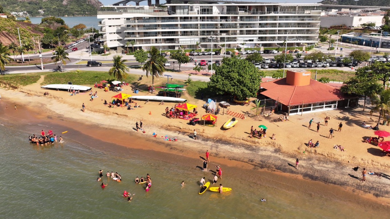Alunos da UFES da área de saúde fazem treinamento de guarda-vidas/Foto: Thiago Soares