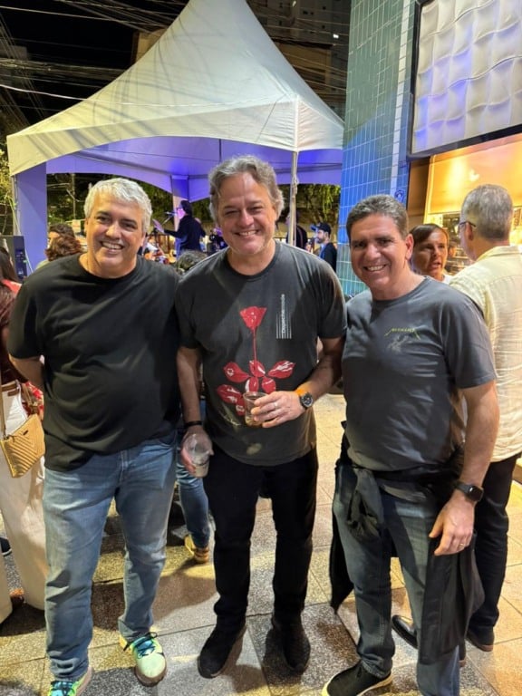Shows de rock na calçada para aquecer o inverno na Praia do Canto