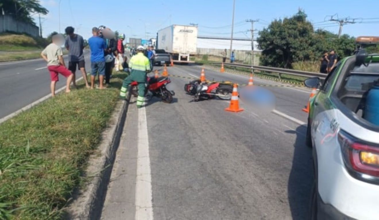 acidente com motos deixa motociclista morto