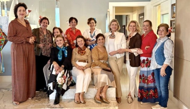 Elegância na mesma medida da alegria e descontração deram o tom no happy hour junino de Alzira Torres 