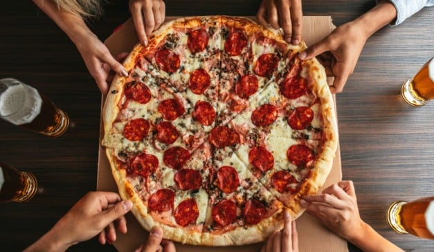 Confira pizzarias em promoção neste Dia da Pizza (Foto: Canva)