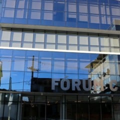 Fórum Cível de Vitória, na Enseada do Suá.