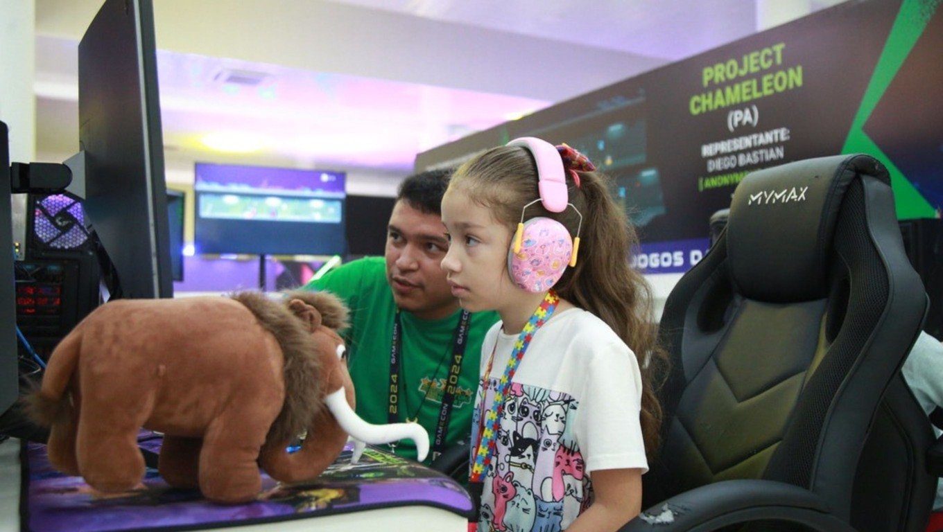 Crianças e jovens interagem com jogos digitais na Headscon Espírito Santo 2025, evento voltado à inovação, cultura e juventude no CEET Vasco Coutinho. Crianças e jovens interagem com jogos digitais na Headscon Espírito Santo 2025, evento voltado à inovação, cultura e juventude no CEET Vasco Coutinho.