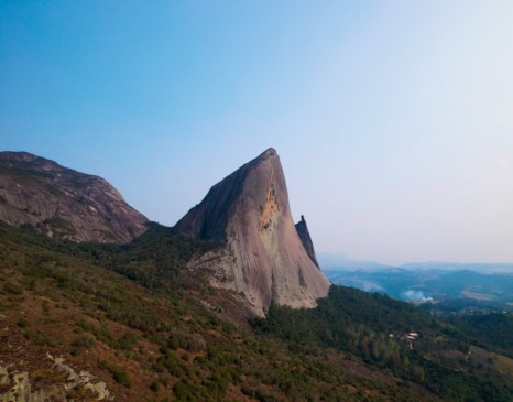 Com turismo em alta, Espírito Santo cresce 17,7% e alcança liderança nacional no setor de serviços