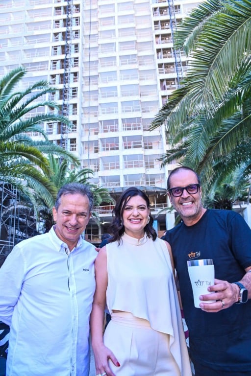 'Tajzinha' com o autor do bordão 'Quem fez, fez. Quem não fez, esquece'