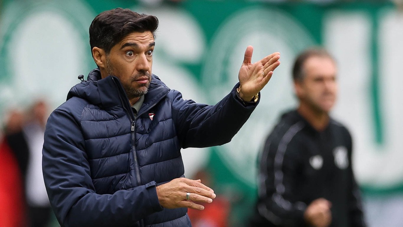 Campeonato Brasileiro: Palmeiras x Ceará (10/08/2025)
O técnico Abel Ferreira, da SE Palmeiras, em jogo contra a equipe do Ceará SC, durante partida válida pela décima nona rodada, do Campeonato Brasileiro, Série A, na arena Allianz Parque. (Foto: Cesar Greco/Palmeiras/by Canon)