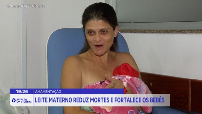 Bebê prematura luta para ganhar peso com apoio da amamentação