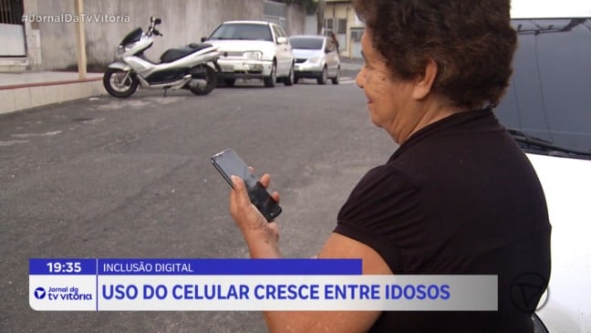 Cresce uso de celular entre idosos