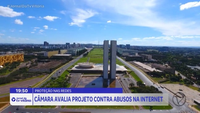 Projeto visa criminalizar exposição de crianças na internet