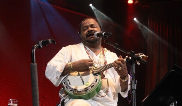 Arlindo Cruz faz show no lançamento de Batuques e Nuances