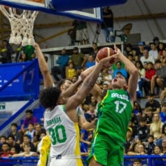 Seleção Brasileira de Basquete no Sesc de Guaparari. Jogo de Exibição.