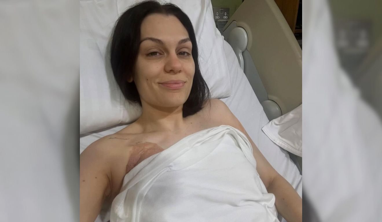 Cantora Jessie J é internada