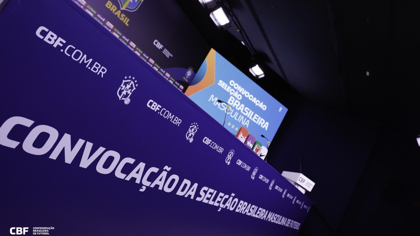 25.08.2025 - Convocação Eliminatorias 2026
O treinador Carlo Ancelotti anunciou nesta segunda-feira (25) a lista de convocados da Seleção Brasileira para as rodadas das Eliminatórias para a Copa do Mundo de 2026. O Brasil enfrentará o Chile no Rio de Janeiro, e a Bolivia , em El Alto.

 

FOTO: RAFAEL RIBEIRO/CBF