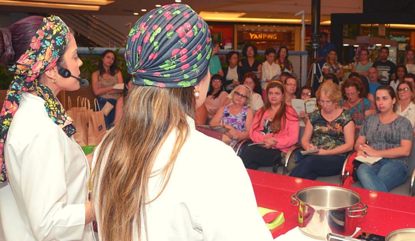 Aulas show terão capacidade para até 50 pessoas, que poderão degustar os pratos preparados ao final de cada sessão (Foto: Reprodução/Instagram/@encontro_das_chefs)