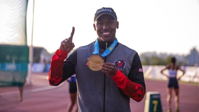 Erik Cardoso: ouro, recorde brasileiro e sul-americano e índice para o Mundial (foto: Gustavo Alves/CBAt)