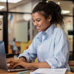 As oportunidades contemplam diversas áreas de atuação. Foto: Freepik