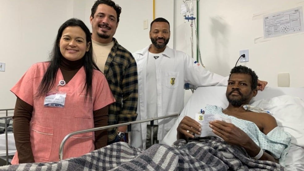 Paciente recebe RG após 20 anos sem documento (Foto/divulgação: SESA)