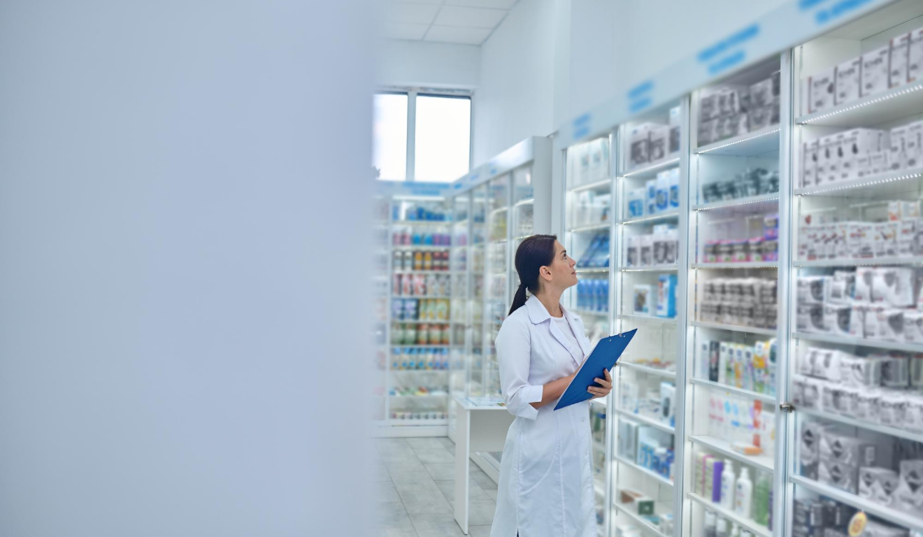 Entre as ofertas está uma vaga para farmacêutico. Foto: Freepik
