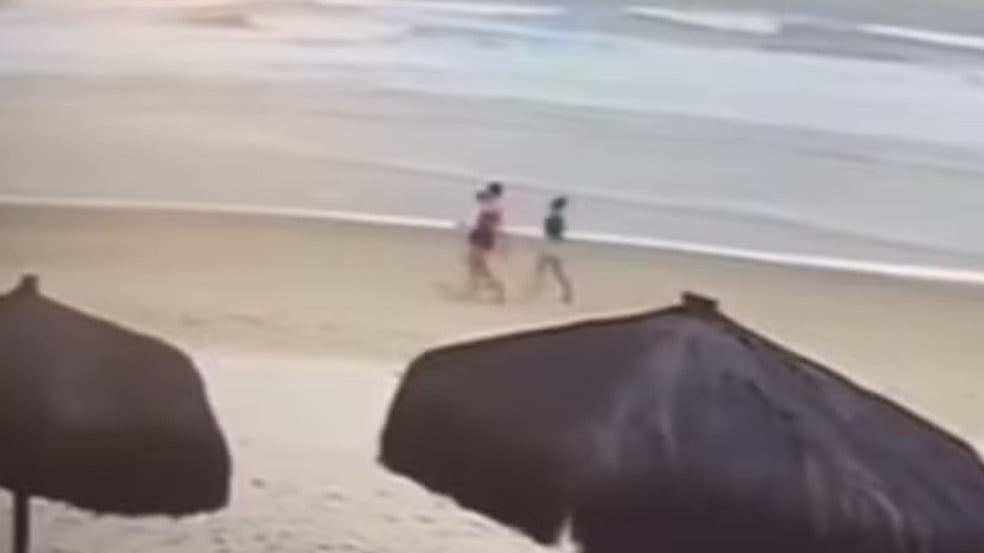 Mulheres foram encontradas mortas após saírem para caminhar em praia turística da Bahia (Foto/Reprodução: redes sociais)