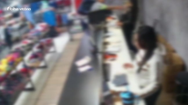 Homem agride ex-namorada com um soco dentro de loja em Cariacica