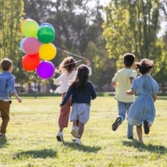Infância crianças brincando