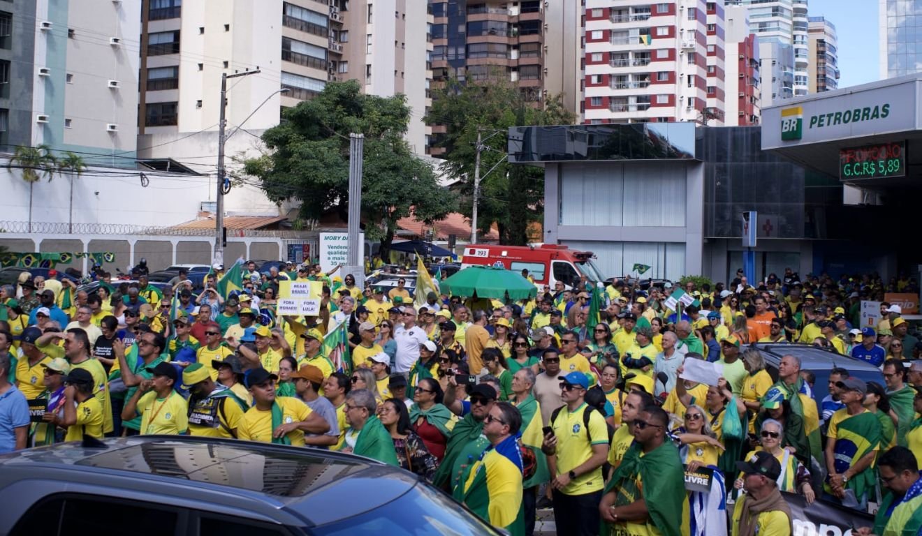 Manifestação a favor de Bolsonaro em Vila Velha