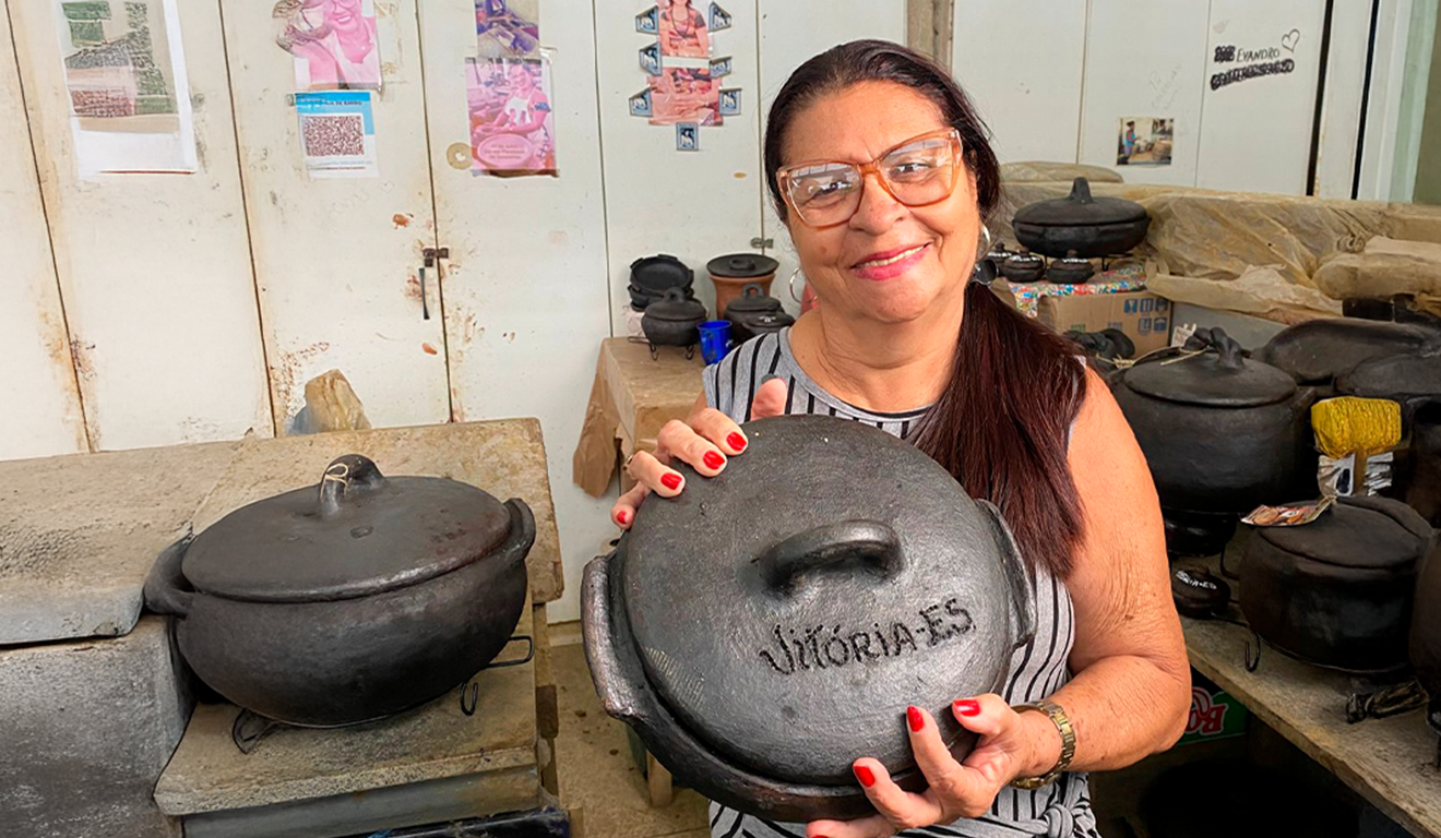 Berenícia Corrêa, a presidente da Associação das Paneleiras de Goiabeiras. Foto: Breno Ribeiro