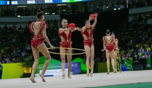 Apresentação da série mista da seleção brasileira no Mundial de Ginástica Rítmica