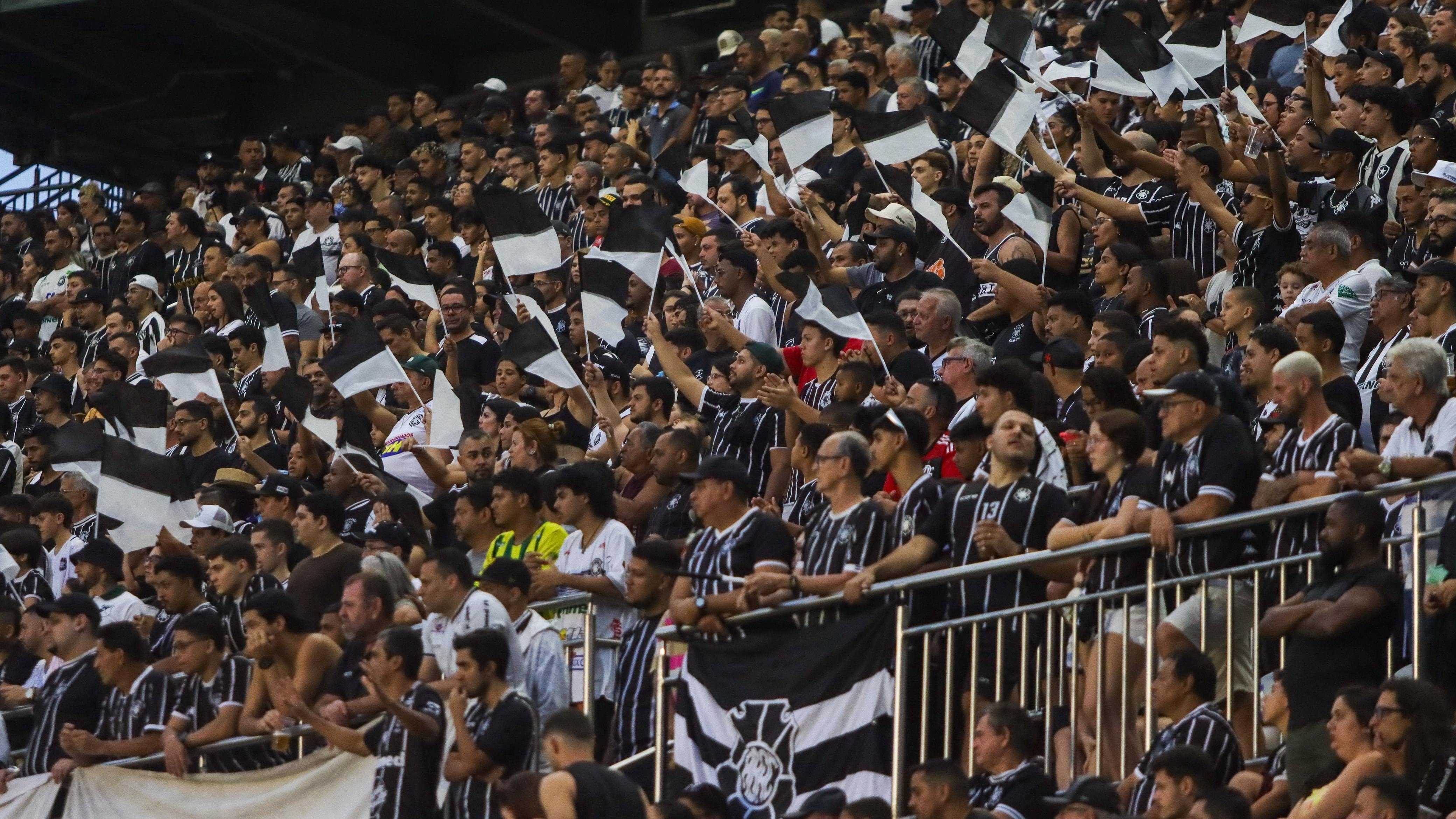 Torcida do Rio Branco no Kleber Andrade
